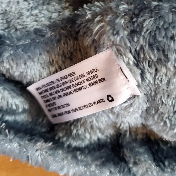 PROLOGUE Velour Sweater - Size M (NWOT) - Picture 4 of 7